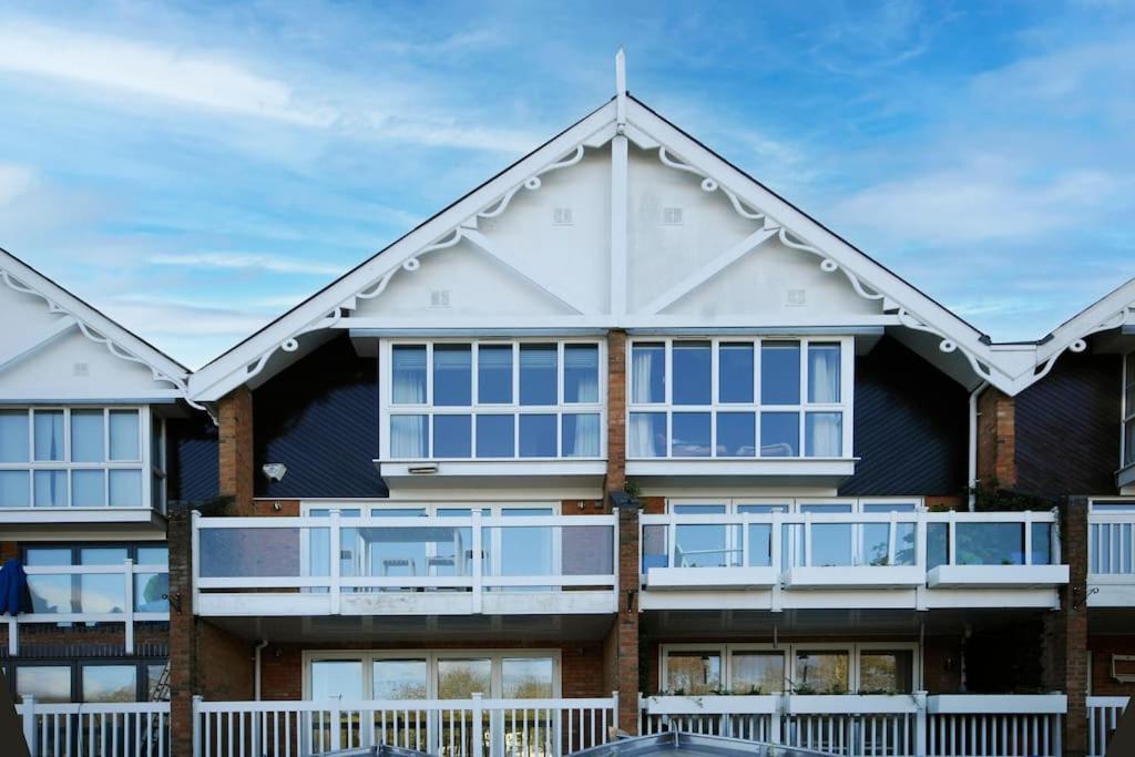 The Oars - Riverfront Property Henley-on-Thames Dış mekan fotoğraf