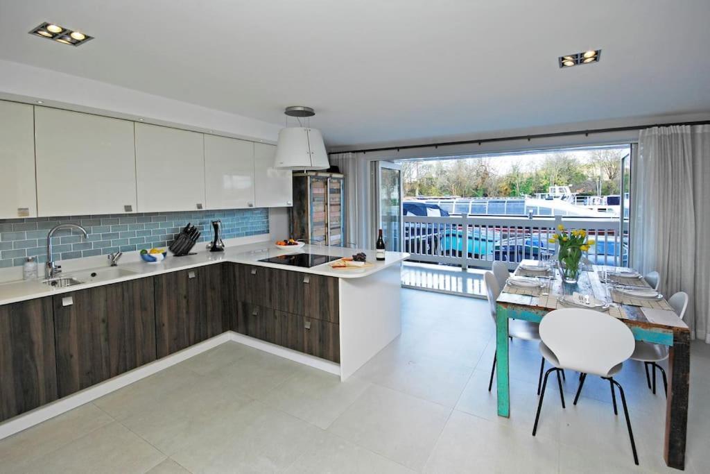 The Oars - Riverfront Property Henley-on-Thames Dış mekan fotoğraf
